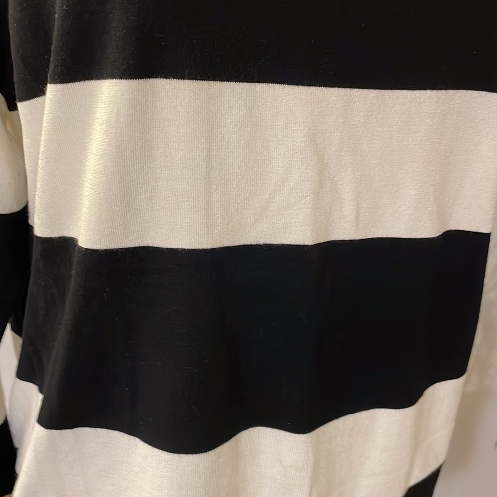 Black and white stripe long sleeve V-neck jeweled lightweight sweater - Picture 3 of 6